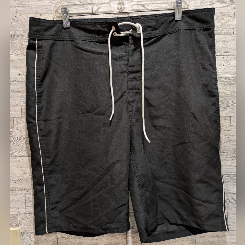 Old Navy Men's Black Board Shorts with White Trim Size 36